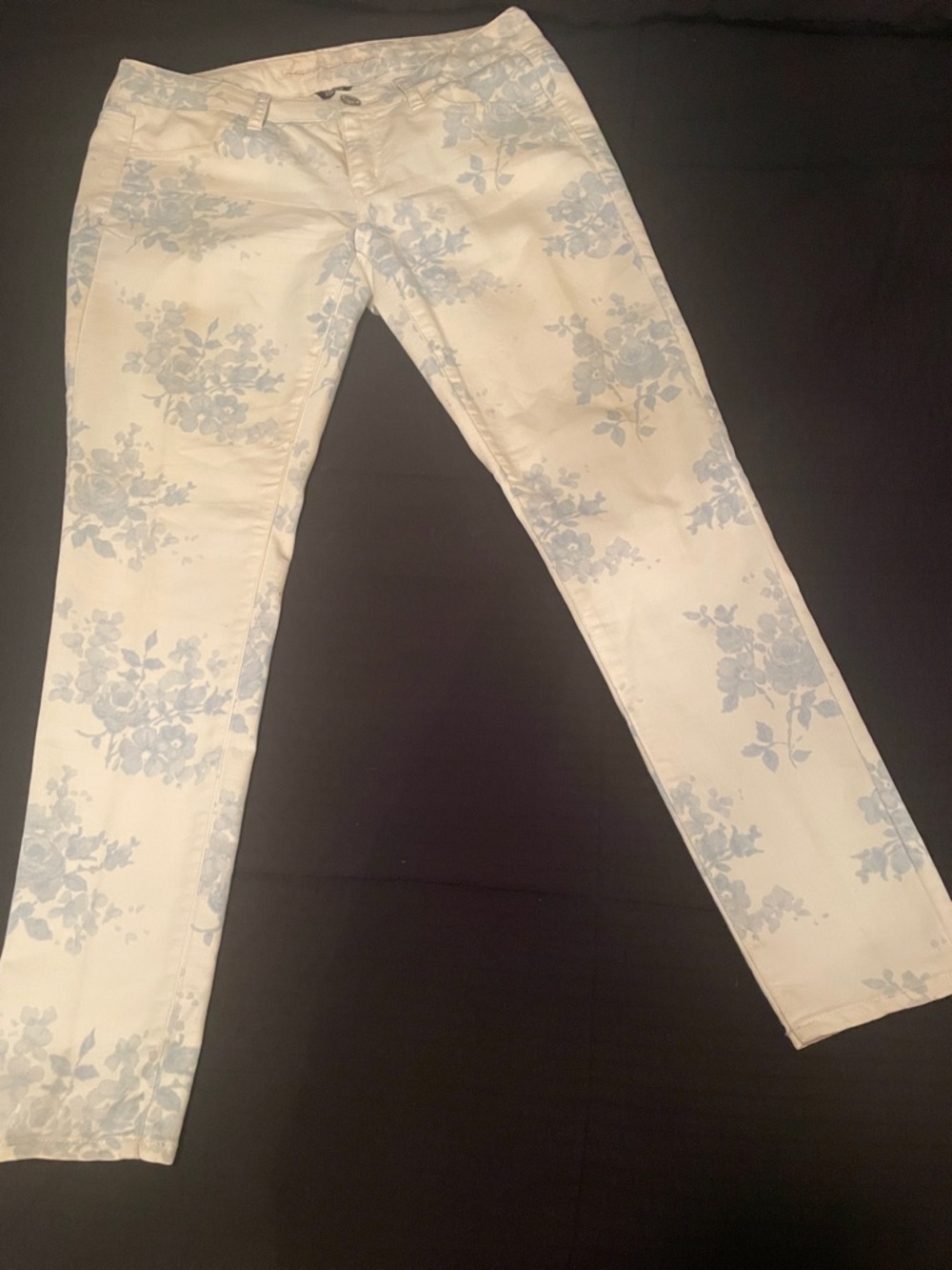 American Eagle Outfitters Skinny Jeans in white with Light Blue Floral